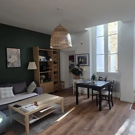 Apartement Διαμέρισμα *